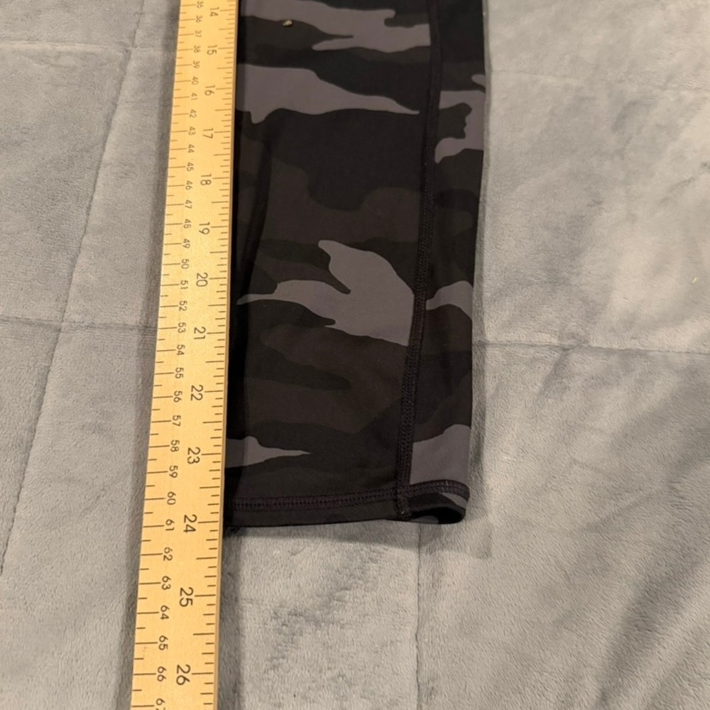 Athleta Camo Leggings Womens Small Black Gray High Rise Side Pocket Activewear - Picture 6 of 8